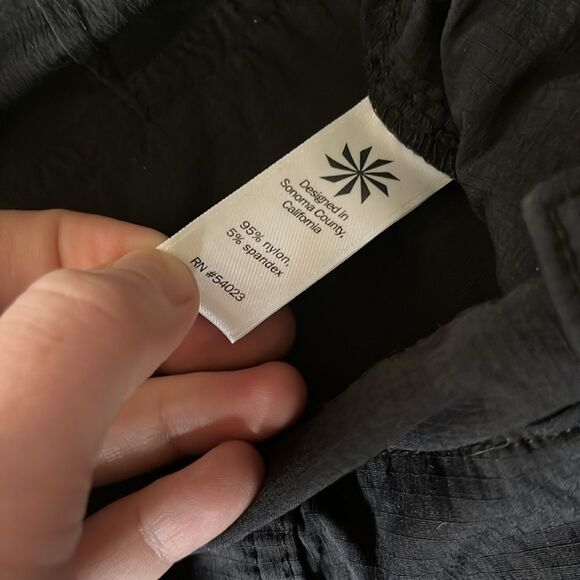 ATHLETA TREKKIE SHORTS SIZE 4 - Picture 4 of 5